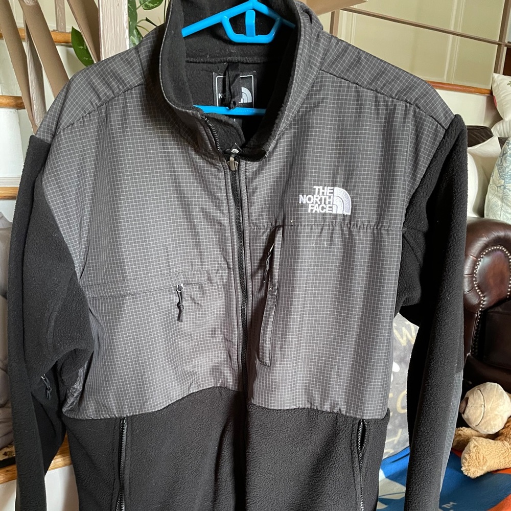 Men’s North Face Jacket